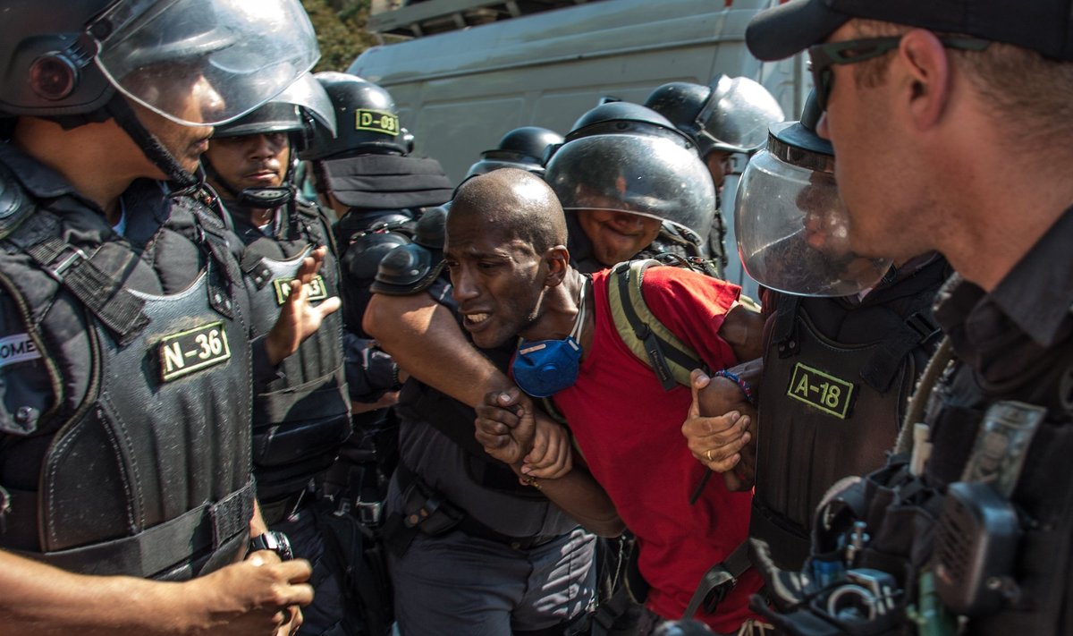Brazilijos policija ramina riaušių dalyvius
