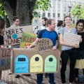 Vilniuje jaunimas susirinko protestui prieš klimato kaitą: skatina valdžią atkreipti dėmesį į gresiančius padarinius