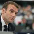 Macronas: ES reaguos į JAV įvestus „neteisėtus“ muitus plienui ir aliuminiui