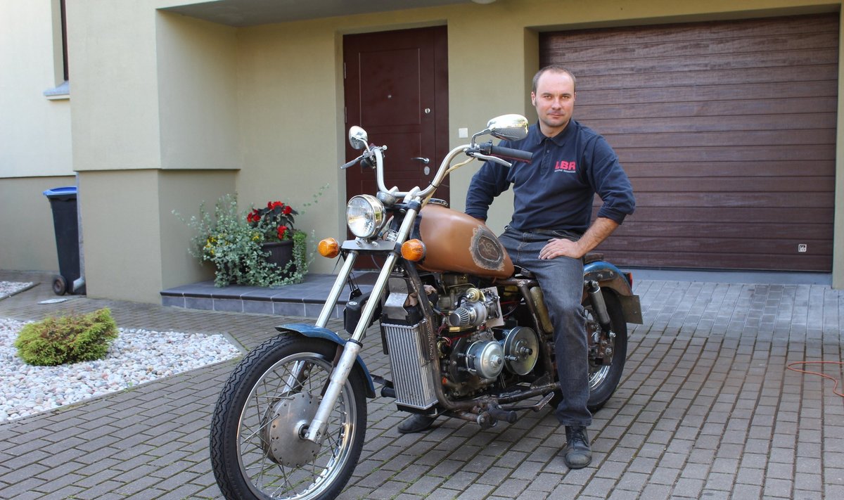 Dmitrijus Lopatinas sukonstravo turbodyzelinį motociklą