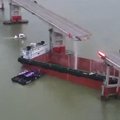Nelaimė Kinijoje: laivui įsirėžus į tiltą žuvo mažiausiai du žmonės