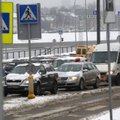 Kaune – chaosas, kelininkai skelbia darbus pradėję anksčiau, bet greitkeliai – užpustyti