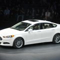 Naujajame „Ford Mondeo“ – pripučiami saugos diržai