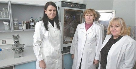 Biochemijos instituto mokslininkės Daiva Baltriukienė, Virginija Bukelskienė ir Audronė Kalvelytė