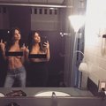 Kim Kardashian ir Emily Ratajkowski nusimetė liemenėles ir parodė, ką turi: keturios krūtys geriau negu dvi