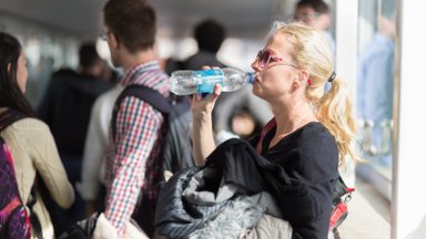 7 dalykai, kuriems niekada neturėtumėte leisti pinigų oro uoste