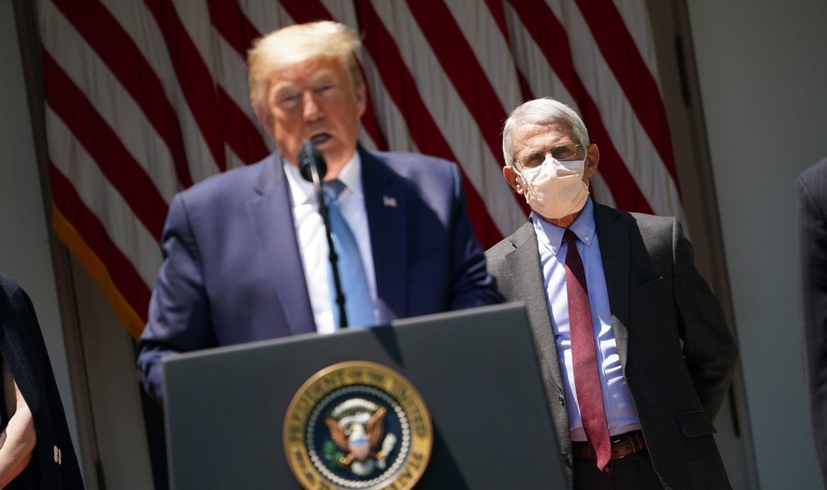 Donaldas Trumpas ir Nacionalinio alergijos ir infekcinių ligų instituto direktorius Anthony Fauci
