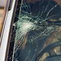 Įdužęs automobilio stiklas: kada techninės apžiūros praeiti nepavyks