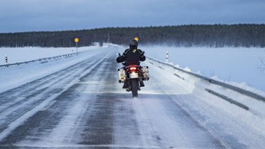 „Baltic to Arctic 2“: prie Nordkapo motociklu artėjantį Karolį Mieliauską užklupo vėjas, teko važiuoti tuneliu po vandeniu