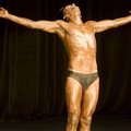 „Zip FM“ lažybas laimėjęs J.Nainys savo kūną demonstravo kultūrizmo čempionate