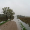 Vakarų Lietuvoje vietomis apsemti keliai