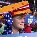 „Asiliškos“ kepurės vienija H. Clinton ir B. Sanderso šalininkus