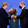 Pasitraukus Merkel jos įpėdinis žada naują pradžią
