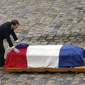 Prancūzija atsisveikina su įkaitę pasisiūliusiu pakeisti policininku