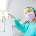 10 mitų apie dantų implantavimą: gydytojas papasakojo, ko bijoti tikrai nereikėtų