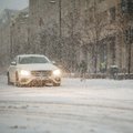 Дорожные службы Литвы: условия движения во многих районах сложные из-за снега, слякоти и гололедицы