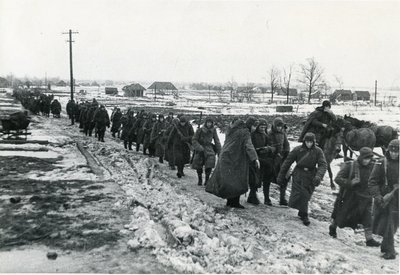 16-oji divizija 1945 m. sausio mėnesį žygiuoja į Klaipėdą