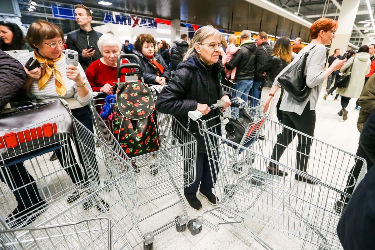 I Seimas, et forslag om å stenge store butikkjeder på søndager og helligdager