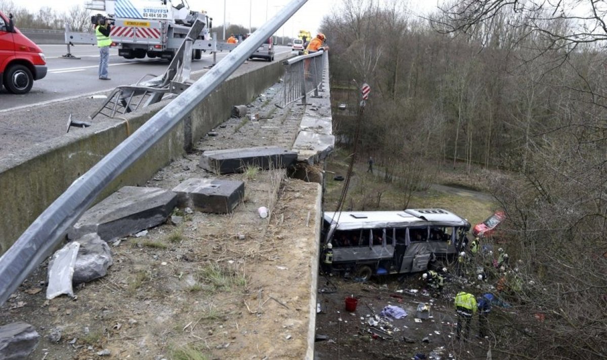 Belgijoje į kraupią avariją pateko paauglius iš Rusijos vežęs autobusas