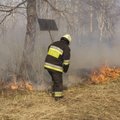 Ugniagesiai savaitgalį gesino tris didelius miškų ir pievų gaisrus