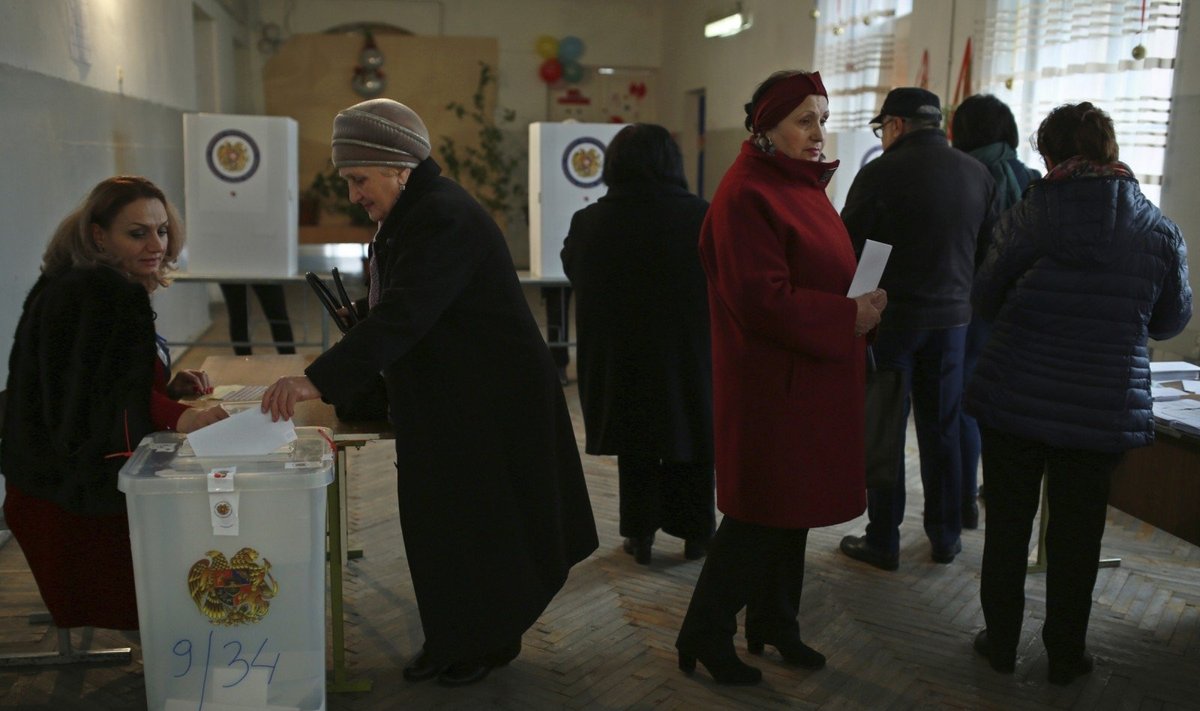 Armėnija balsuoja parlamento rinkimuose