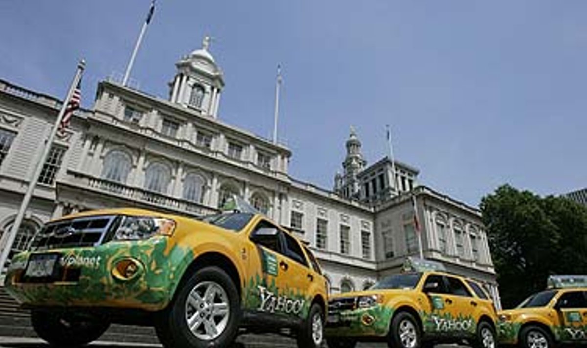 Hibridinius variklius turintys taksi automobiliai Niujorke