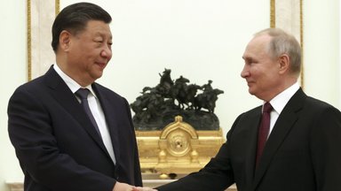 Kinijos dilema: ar pelningas JAV ir Vakarų rinkas iškeis į karinę paramą Rusijai?