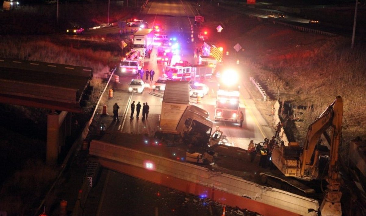 Ohajuje sugriuvo viadukas, yra aukų