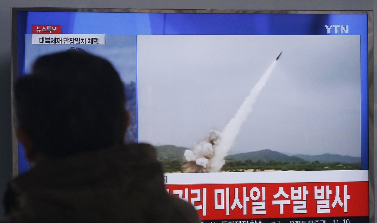 Šiaurės Korėja paleido kelias mažo nuotolio raketas