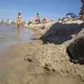Jūra jau „apkramtė“ 20 milijonų vertės Palangos paplūdimį