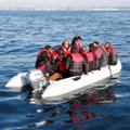 Vis daugiau migrantų perplaukia Lamanšo sąsiaurį mažais laiveliais