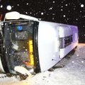 Kaišiadorių rajone apvirto autobusas, dvi jonavietės išvežtos į ligoninę