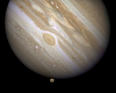 „Juno“ praskriejo netoli Ganimedo ir savo instrumentu „Waves“ užfiksavo Jupiterio palydovo magnetosferoje esančias elektromagnetines bangas.