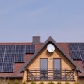 Svarstantiems apie saulės elektrinę rekomenduoja suskubti: pavyks sutaupyti iki 500 eurų dar šiemet