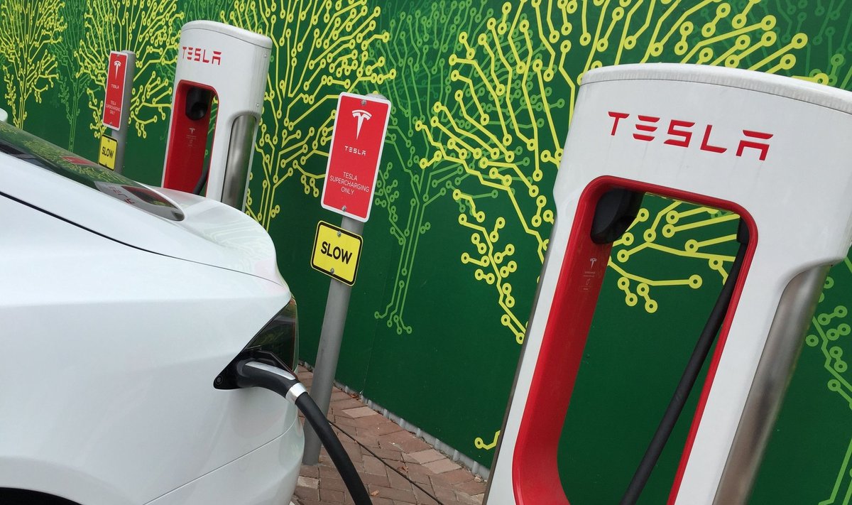 "Tesla" įkrovos stotelė "Supercharger"