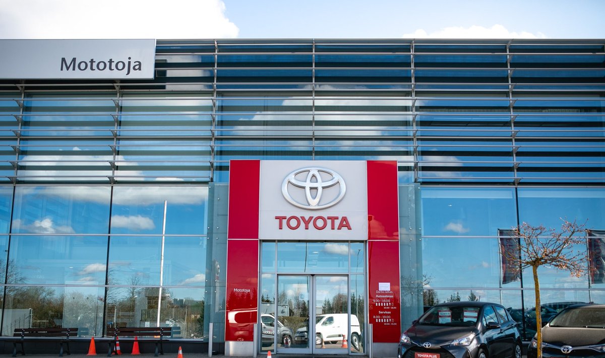 Visoje Lietuvoje darbą atnaujino "Toyota" salonai