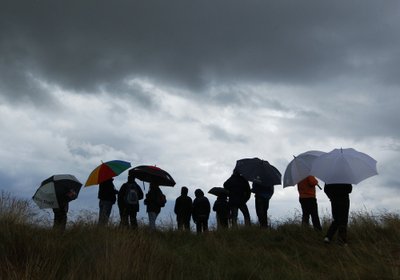 Žiūrovai stebi golfo turnyrą Šiaurės Škotijoje
