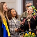 Vilniaus Rotušės aikštėje suskambo ukrainietiškos dainos: netikėtą muzikinį pasirodymą surengė Ukrainos scenos žvaigždės