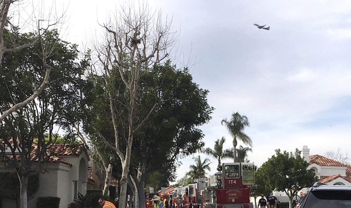 Kalifornijoje ant namo nukrito sraigtasparnis