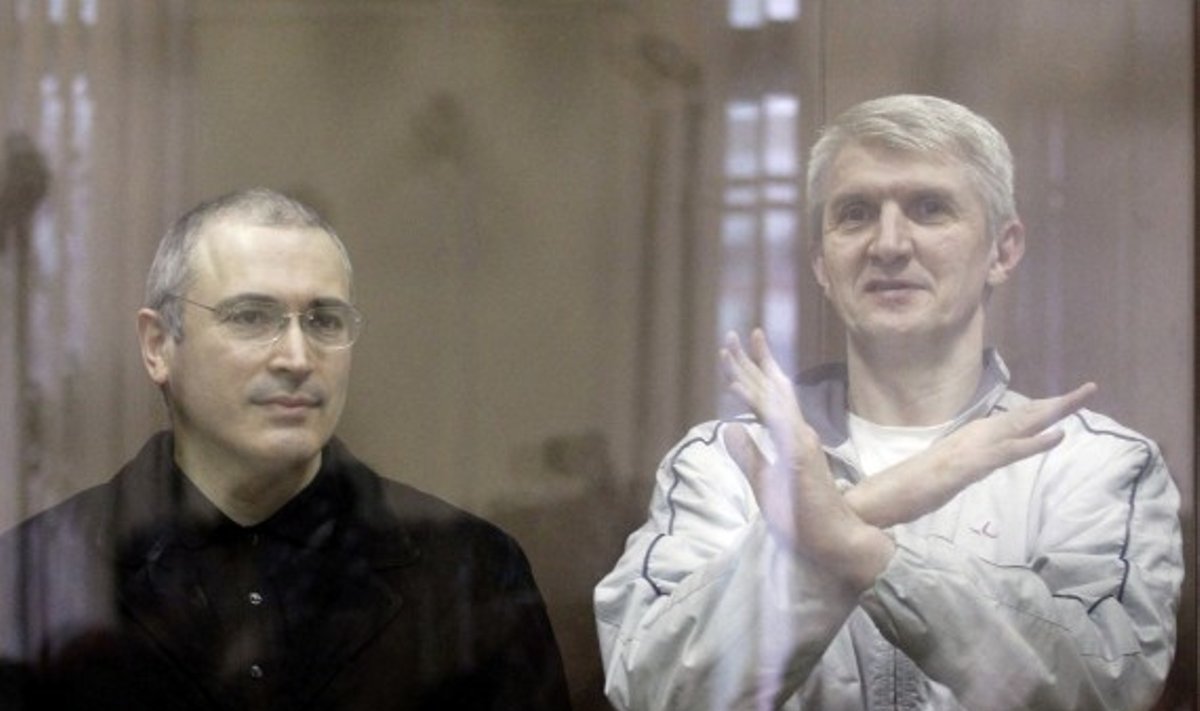 M. Chodorkovskis ir P. Lebedevas