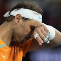 Paaiškėjo, kiek dėl traumos turės praleisti iš „Australian Open“ iškritęs Nadalis