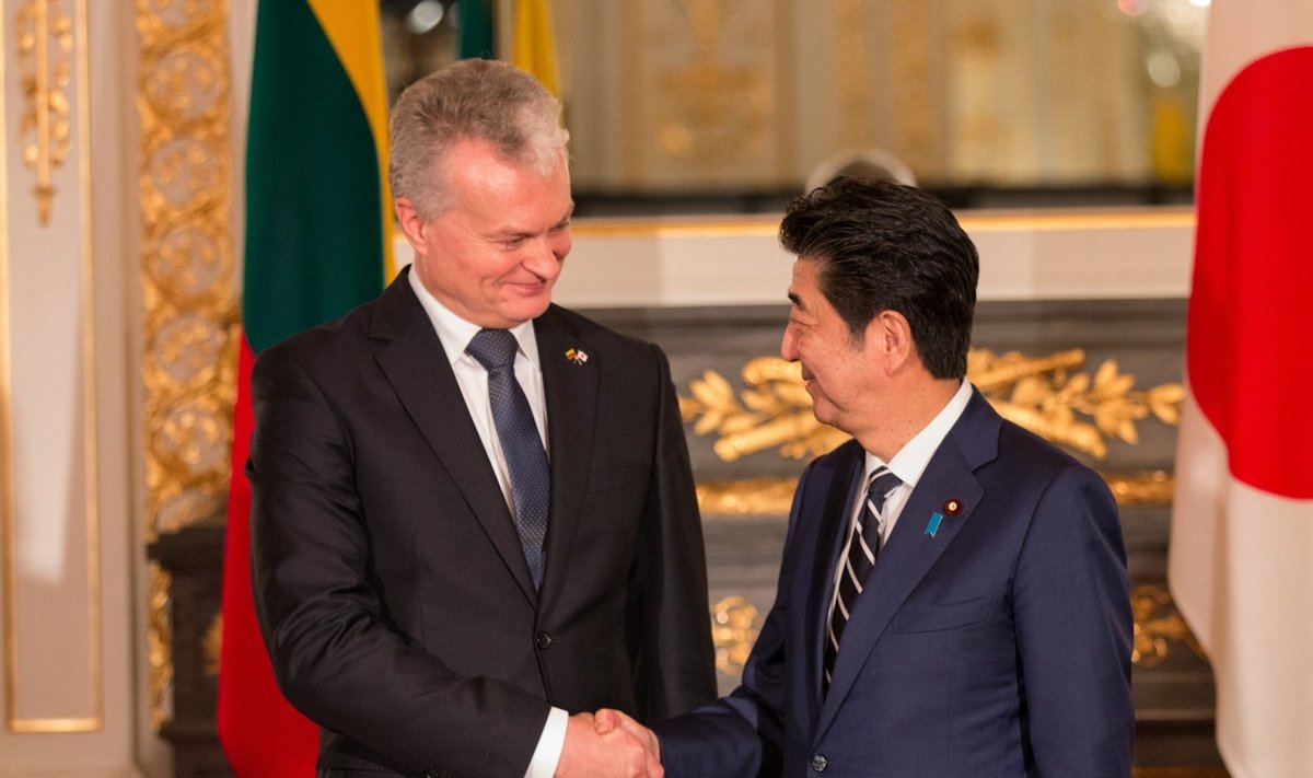 Gitanas Nausėda susitiko su Shinzo Abe / R. Danilevičiaus nuotr.