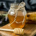Medus – kaip prieskonis: ne tik saldėsiams, bet ir padažams, mėsos marinatams ar raugintiems agurkams