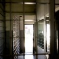 Pravieniškių kalėjime – kruvinas incidentas: pareigūnas išvežtas į klinikas