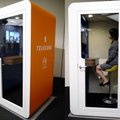 Japonijoje vėluojantiems į darbą pristatyti telefono būdelės dydžio kabinetai