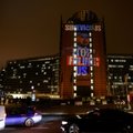 Eurokomisarui Sinkevičiui raginimai nušvito ant pastato Briuselyje: nustok nuvilti