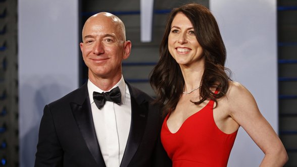 Turtingiausias pasaulio žmogus Jeffas Bezosas paskelbė apie skyrybas su žmona