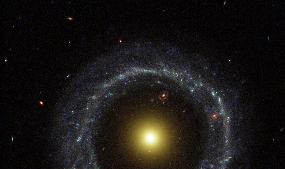 Hoago objektas - žiedinė galaktika