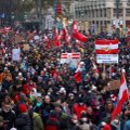 Austrijoje prieš privalomus skiepus nuo COVID-19 protestavo dešimtys tūkstančių žmonių