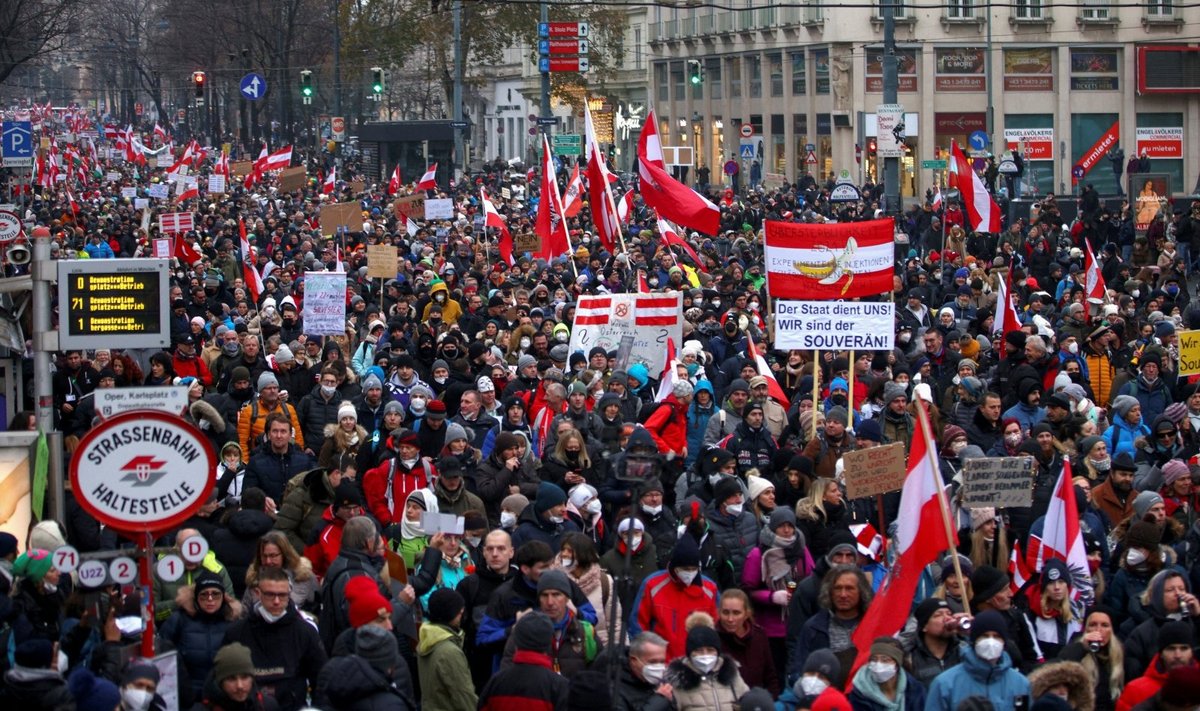 Protestai prieš privalomus skiepus nuo COVID-19 Vienoje